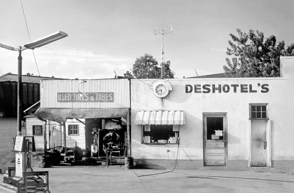 Deshotel's Service Station